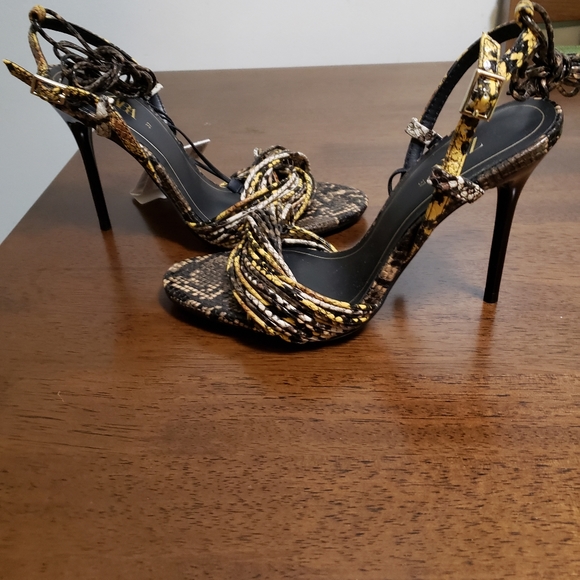 Women shoes - Picture 5 of 8